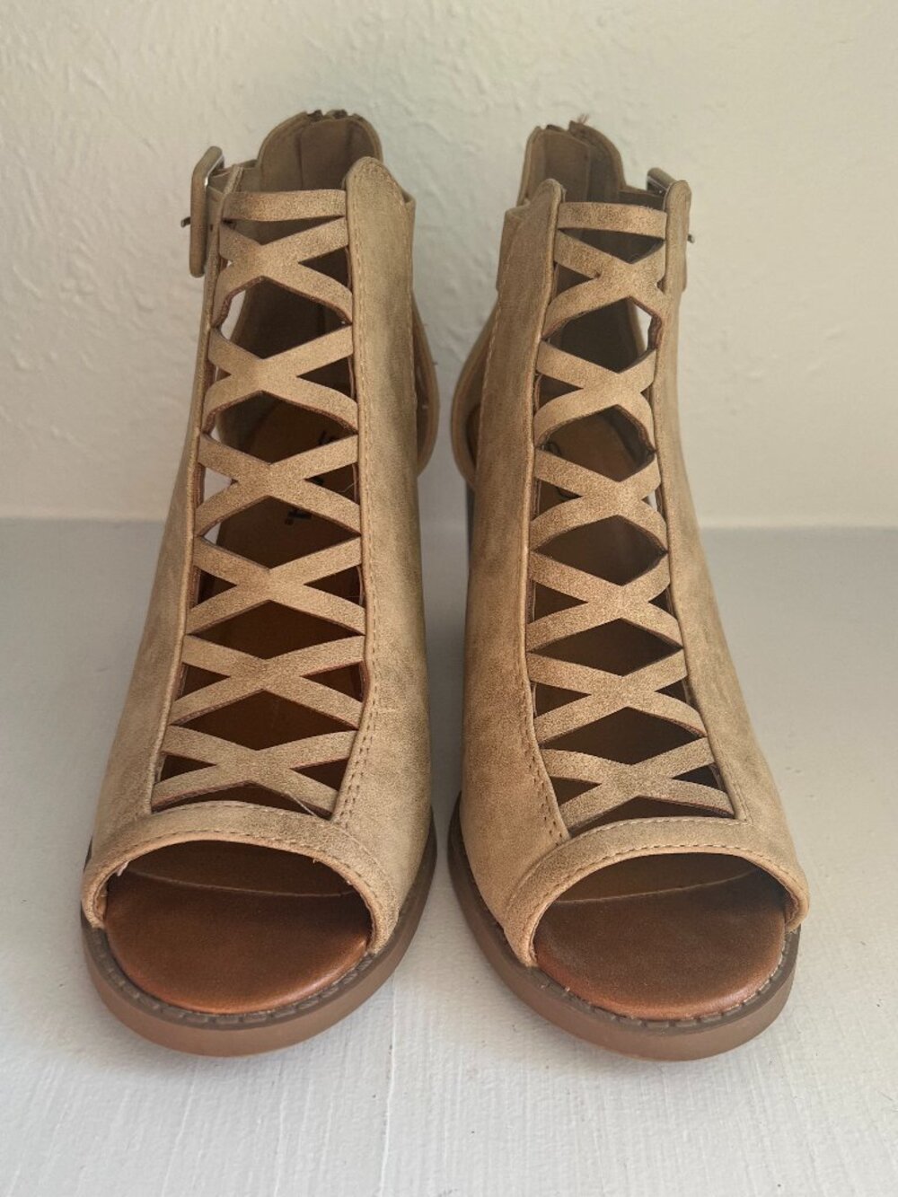 Women's Tan/Beige Crisscross Peep Toe Block Heels Size 8